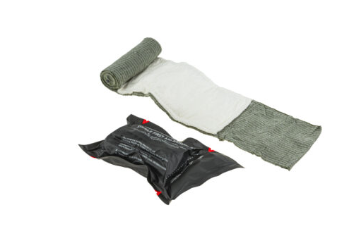 Opatrunek indywidualny W typu izraelskiego z elementem dociskowym, 10 cm x 4,5 m