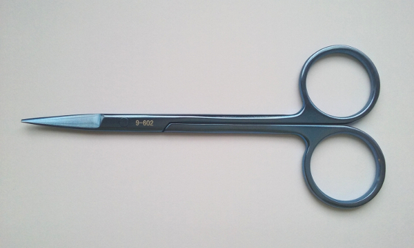 Nożyczki oczne, zakrzywione, tępe końcówki (9-602)