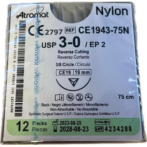Nici nylon. 3/0 dł. 75 cm, igła CE-19, 3/8 koła, odwrot. tnąca, op. 12 szt